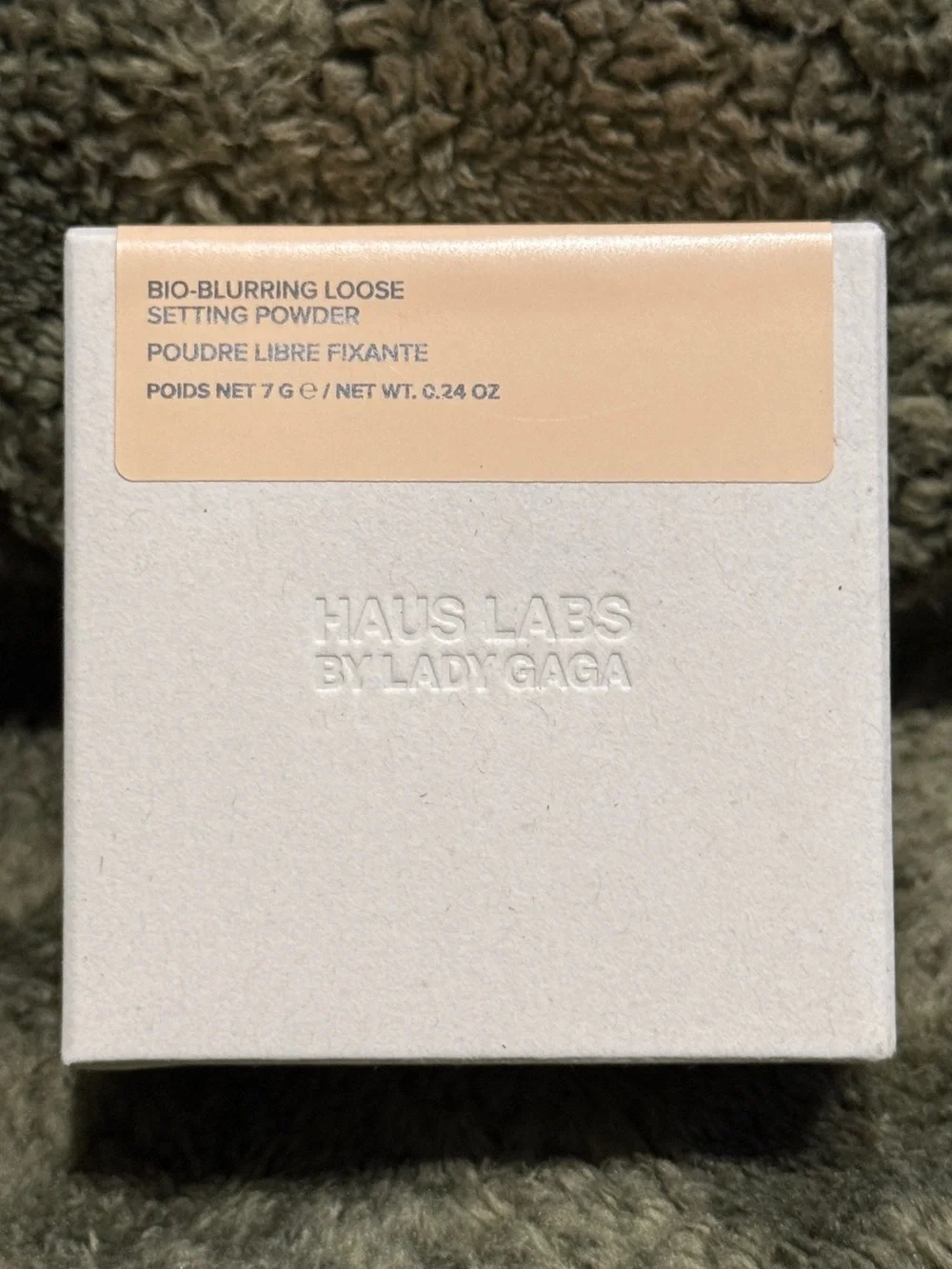 Haus Labs By Lady Gaga Loose Setting Powder - shade Neutral Peach.